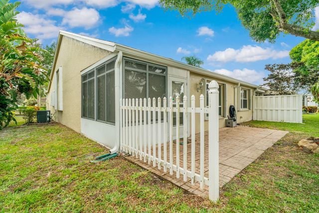 6209 Pond Tree Court, Greenacres, FL 33463