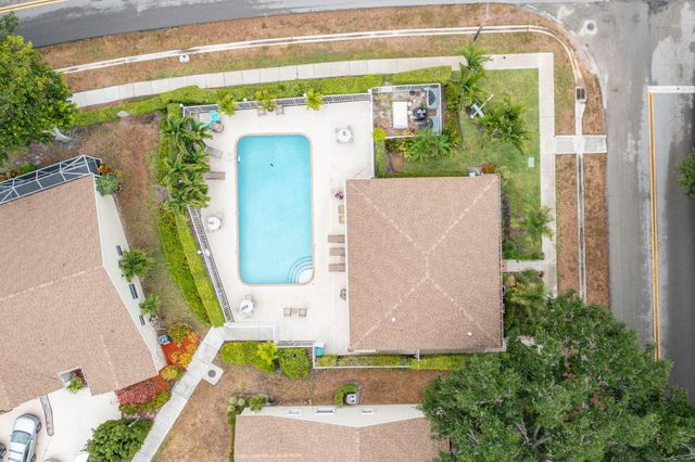 6209 Pond Tree Court, Greenacres, FL 33463