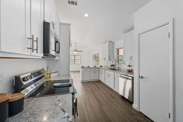 5000 Highpoint Parkway, Burleson, TX 76028