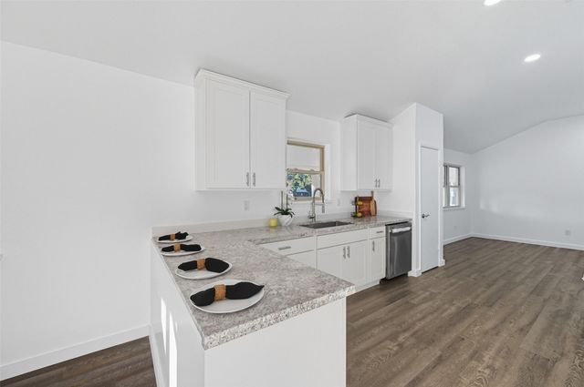 5000 Highpoint Parkway, Burleson, TX 76028