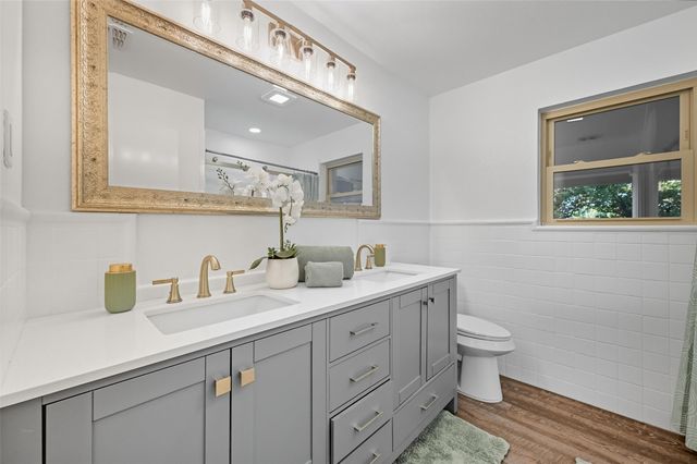 5000 Highpoint Parkway, Burleson, TX 76028