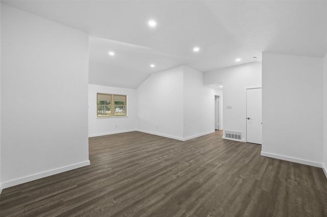 5000 Highpoint Parkway, Burleson, TX 76028