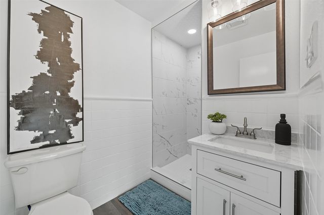 5000 Highpoint Parkway, Burleson, TX 76028