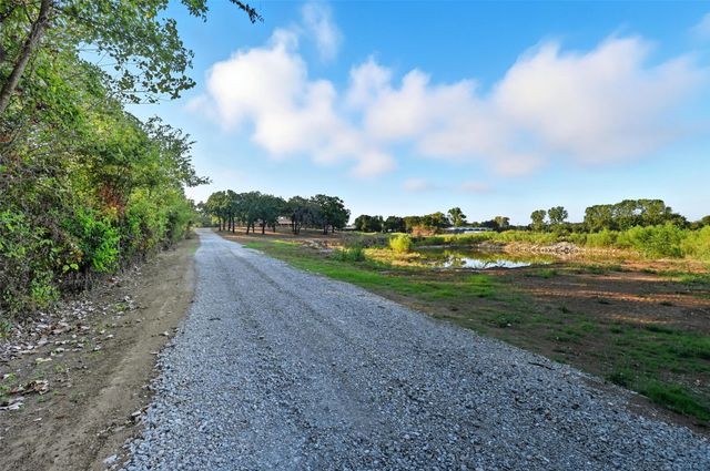 5000 Highpoint Parkway, Burleson, TX 76028