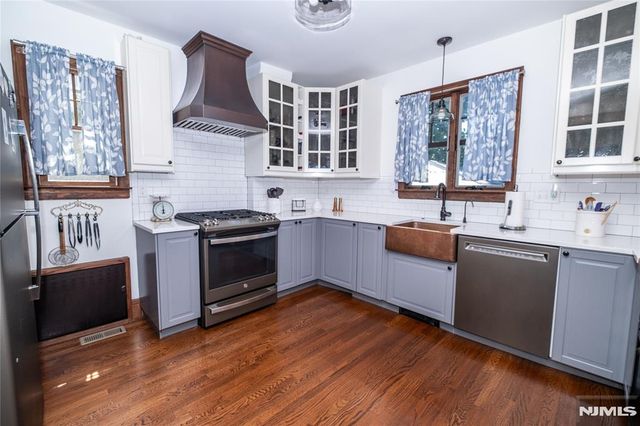 19 Overlook Terrace, Maplewood, NJ 07040