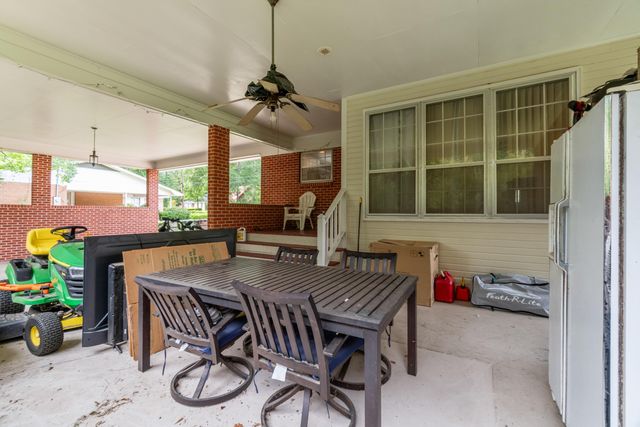 3206 Brookwood Dr., Hattiesburg, MS 39401