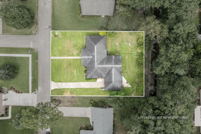 3206 Brookwood Dr., Hattiesburg, MS 39401