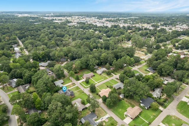 3206 Brookwood Dr., Hattiesburg, MS 39401