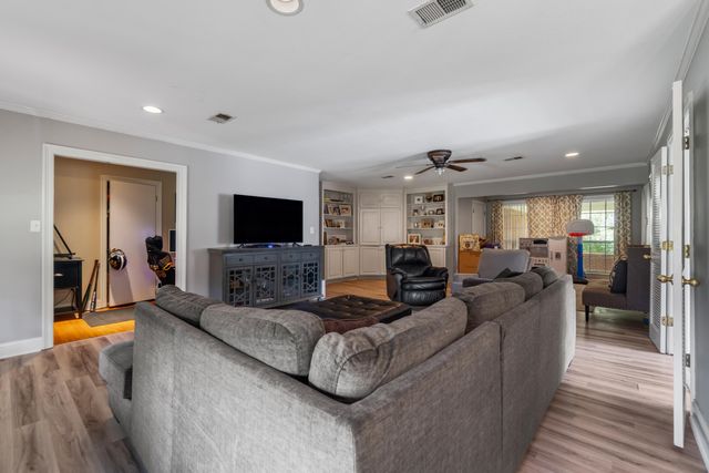 3206 Brookwood Dr., Hattiesburg, MS 39401