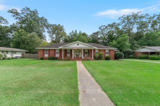 3206 Brookwood Dr., Hattiesburg, MS 39401