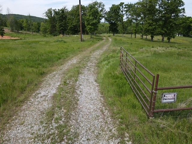 2277 S Ed Edwards Road, Fayetteville, AR 72701