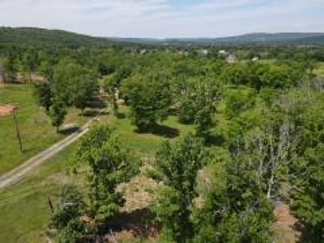 2277 S Ed Edwards Road, Fayetteville, AR 72701