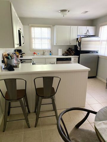3703 Woodmont Blvd UpperA, Nashville, TN 37215