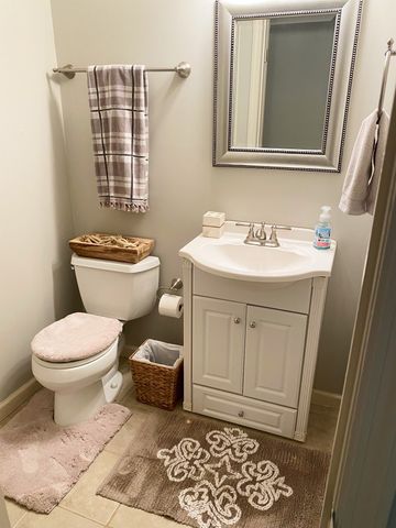 3703 Woodmont Blvd UpperA, Nashville, TN 37215