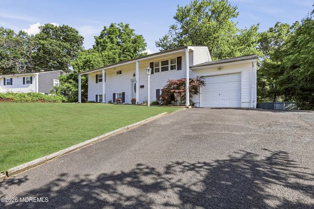 26 Newport Drive, Howell, NJ 07731