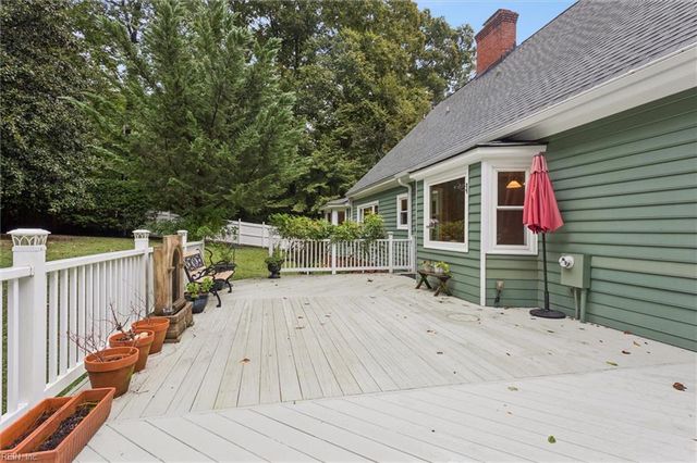 101 Lakeshead DR, Williamsburg, VA 23185