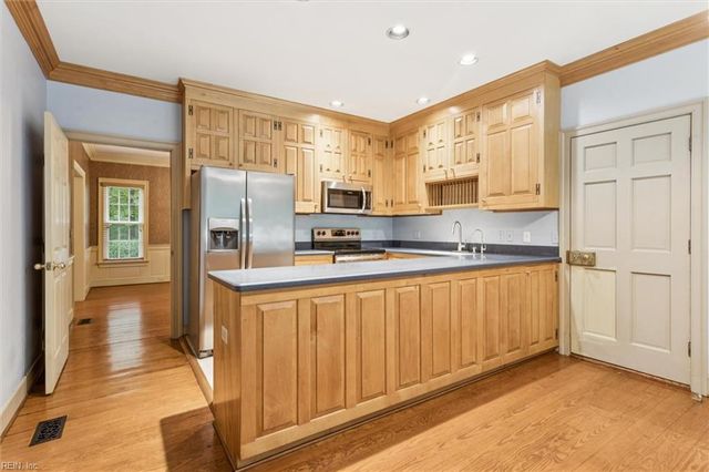 101 Lakeshead DR, Williamsburg, VA 23185