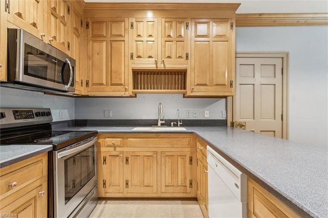 101 Lakeshead DR, Williamsburg, VA 23185
