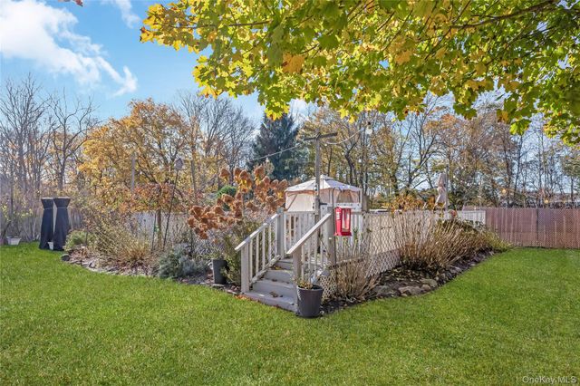 18 Atlantic Avenue, East Moriches, NY 11940