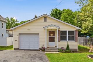 15 Orchard St, Bloomingdale Boro, NJ 07403