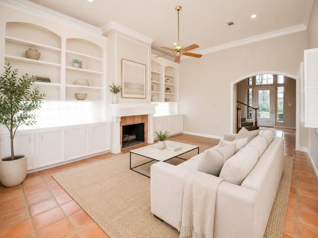 45 Ambleside Crescent Drive, Sugar Land, TX 77479