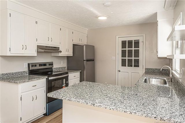 3106 Sommer Drive, Hope Mills, NC 28348