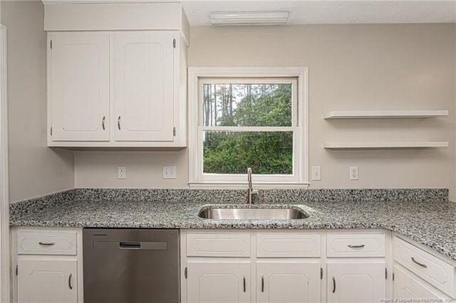3106 Sommer Drive, Hope Mills, NC 28348