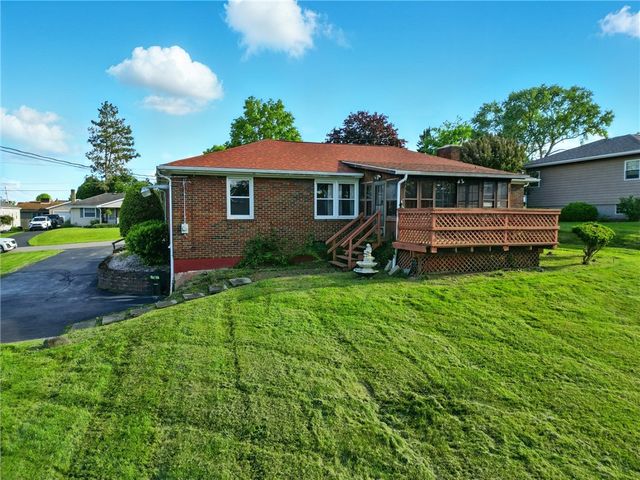 407 E Fairfield Ave, Neshannock Twp, PA 16105