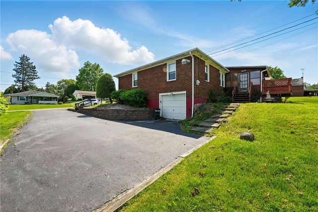 407 E Fairfield Ave, Neshannock Twp, PA 16105