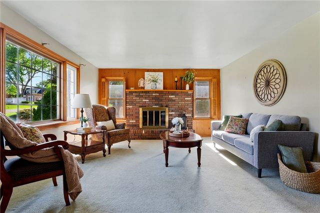 407 E Fairfield Ave, Neshannock Twp, PA 16105