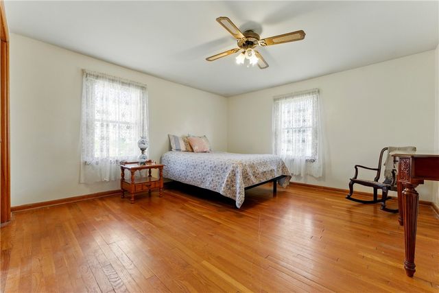 407 E Fairfield Ave, Neshannock Twp, PA 16105