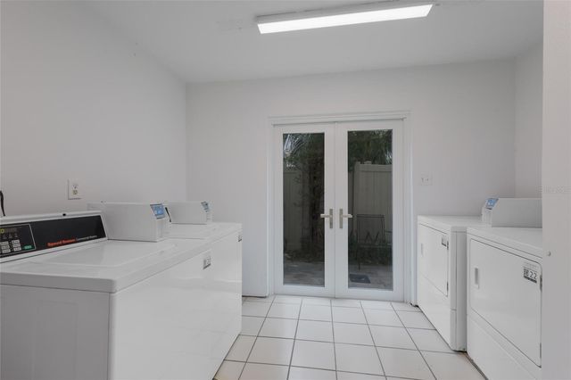 5962 MIDNIGHT PASS ROAD 129, Sarasota, FL 34242