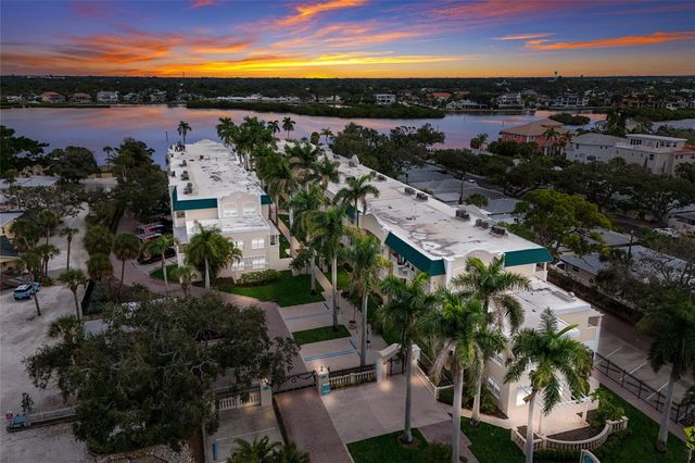 5962 MIDNIGHT PASS ROAD 129, Sarasota, FL 34242