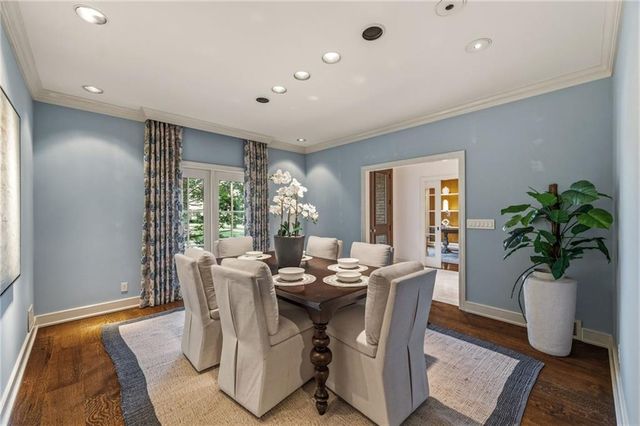 2211 W 69th Terrace, Mission Hills, KS 66208