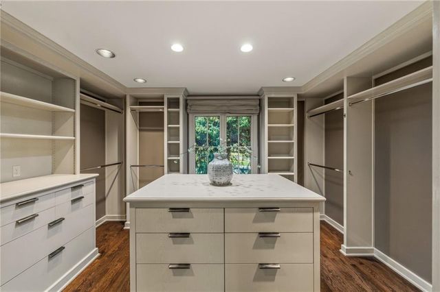2211 W 69th Terrace, Mission Hills, KS 66208