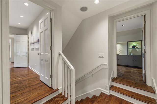 2211 W 69th Terrace, Mission Hills, KS 66208