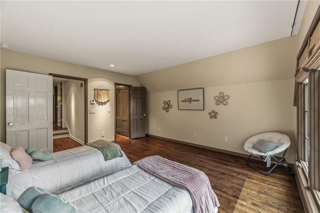 2211 W 69th Terrace, Mission Hills, KS 66208