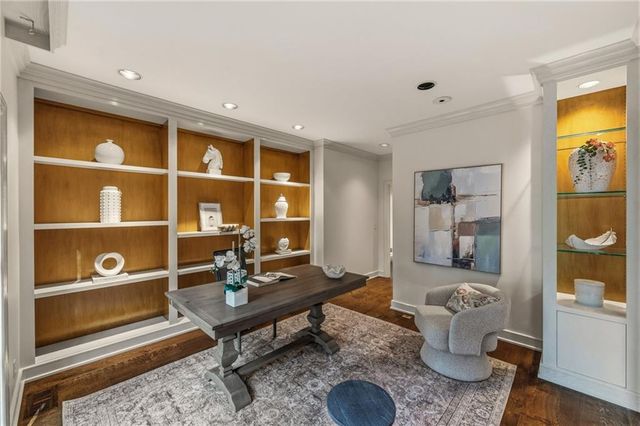2211 W 69th Terrace, Mission Hills, KS 66208
