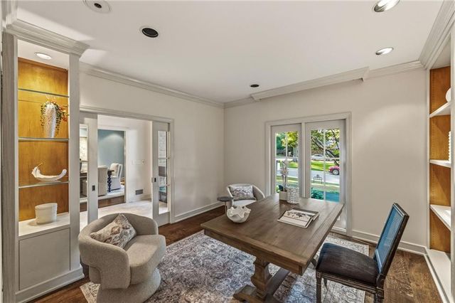 2211 W 69th Terrace, Mission Hills, KS 66208