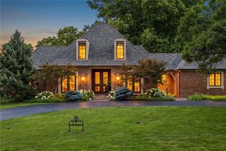 2211 W 69th Terrace, Mission Hills, KS 66208