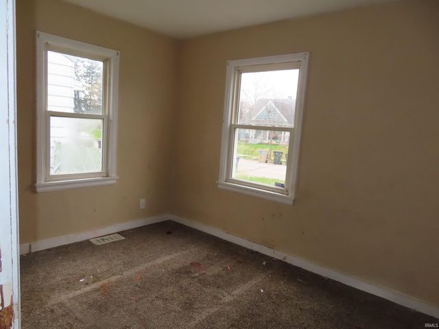 2824 Calhoun Street, South Bend, IN 46628