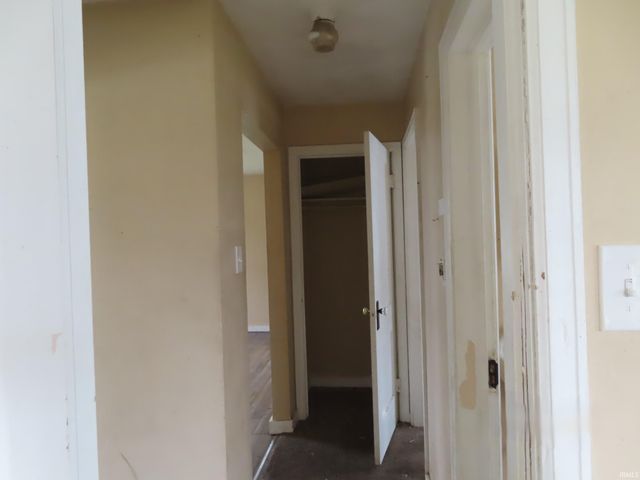 2824 Calhoun Street, South Bend, IN 46628