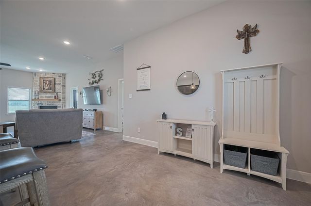 16702 Dipple Road, Guy, TX 77444