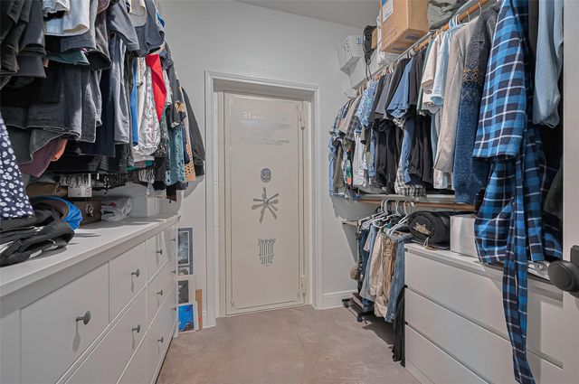 16702 Dipple Road, Guy, TX 77444