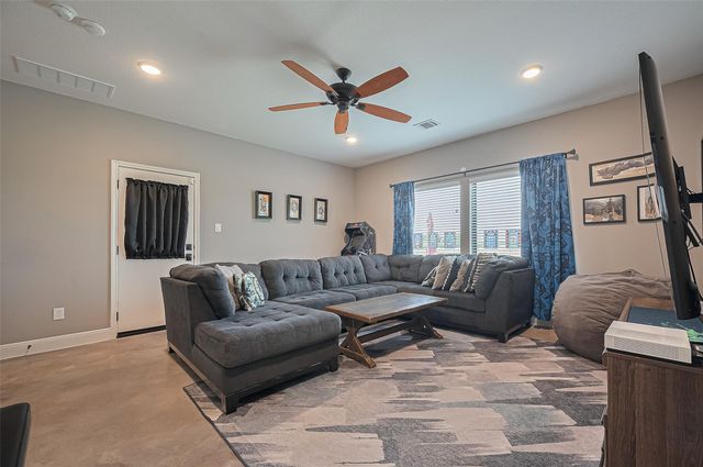 16702 Dipple Road, Guy, TX 77444