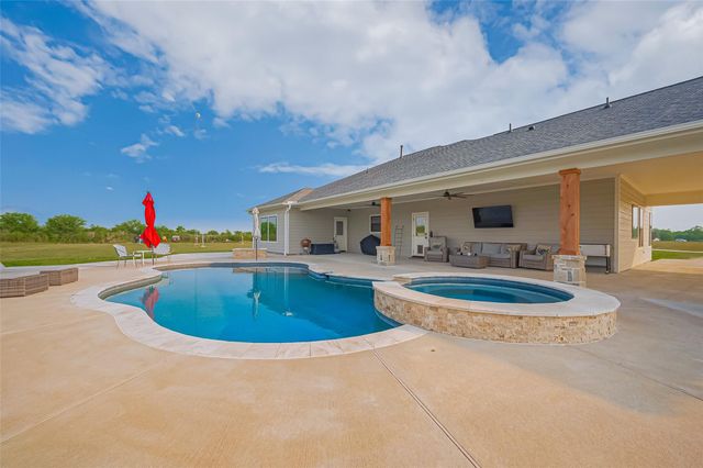 16702 Dipple Road, Guy, TX 77444