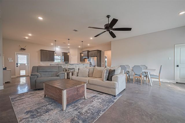 16702 Dipple Road, Guy, TX 77444