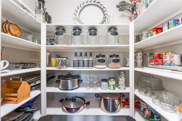 7105 Bluebird Wing Street, North Las Vegas, NV 89084