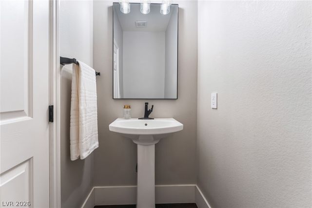 7105 Bluebird Wing Street, North Las Vegas, NV 89084