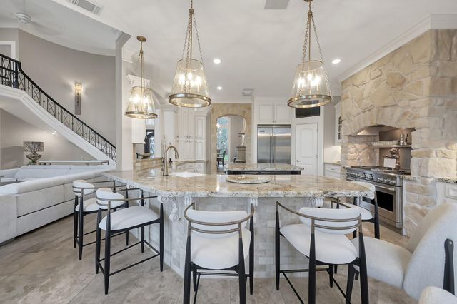 81 Fairfield Drive, Montgomery, TX 77356